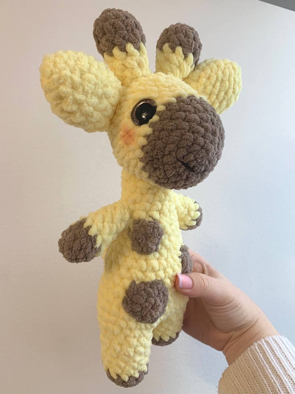 Foto de Yellow Giraffe - photo_2026-05-19 11.20.21