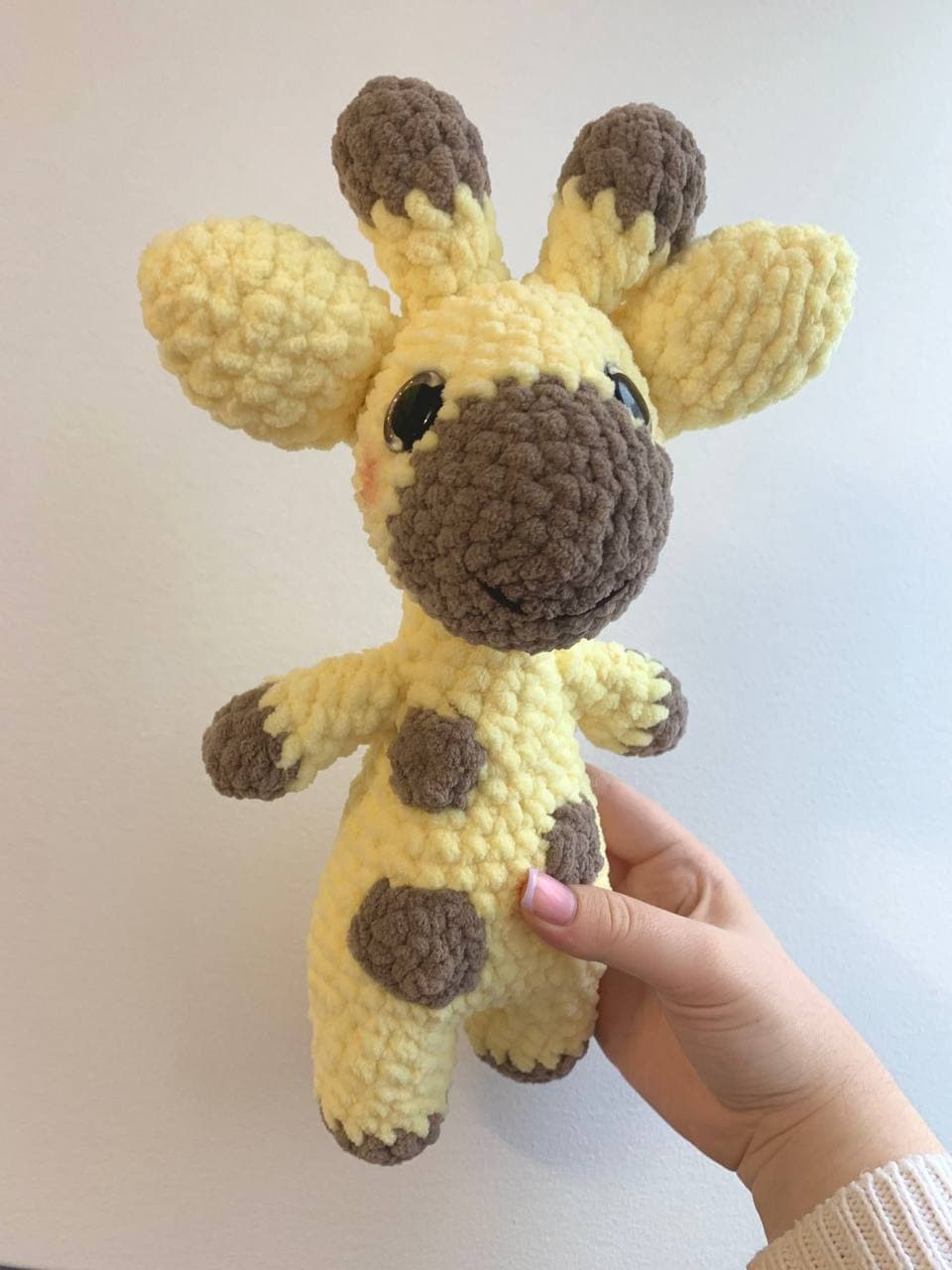 Foto de Yellow Giraffe - photo_2026-05-19 11.20.24