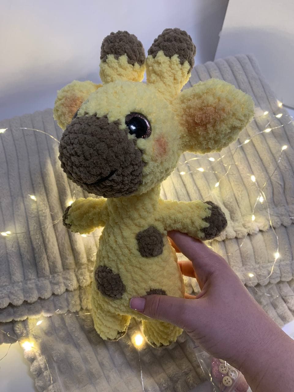 Foto de Yellow Giraffe - photo_2026-05-19 11.20.32